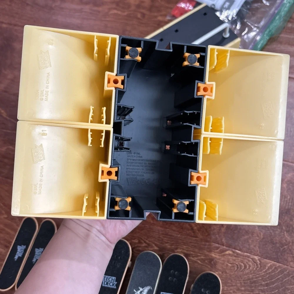 Lot of Spin Master SML 2022 Tech Deck - 17 Fingerboards Ramps Bench Shredline